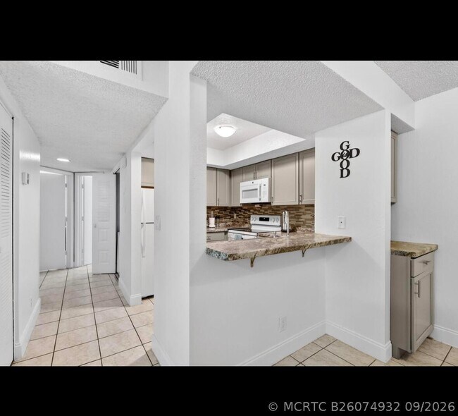 Foto del edificio - 1548 SE Royal Green Cir