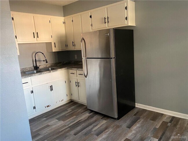 Foto del edificio - 7 Audrey Dr