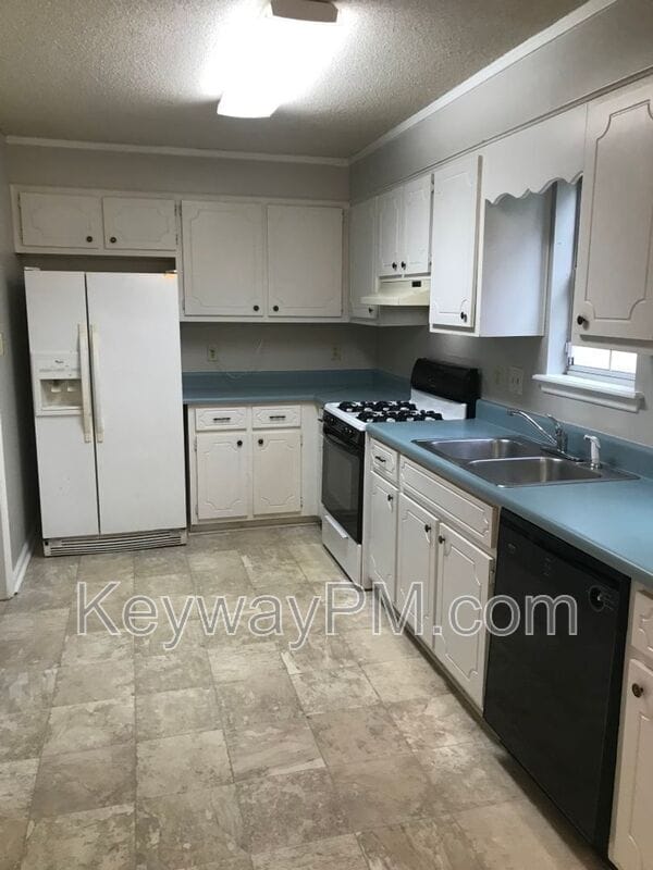 Building Photo - 2211 Birnam Pl