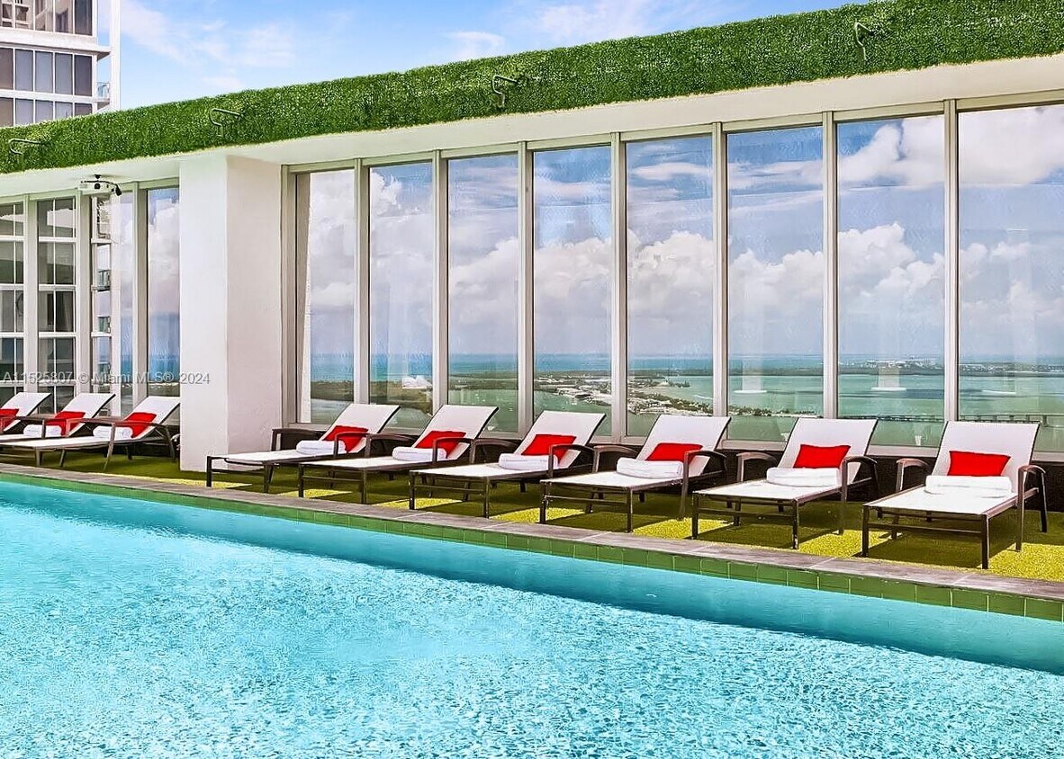 Primary Photo - 465 Brickell Ave