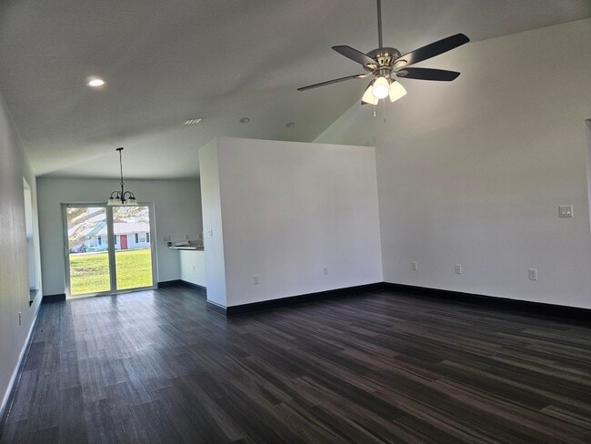 Building Photo - 5101 SE 43rd Trce
