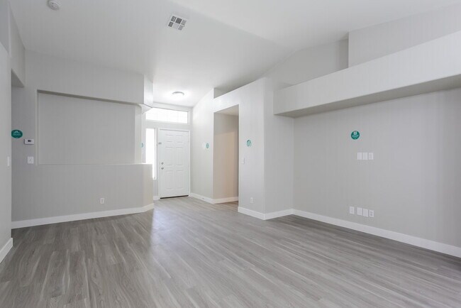Foto del edificio - 6716 Snake River Ave