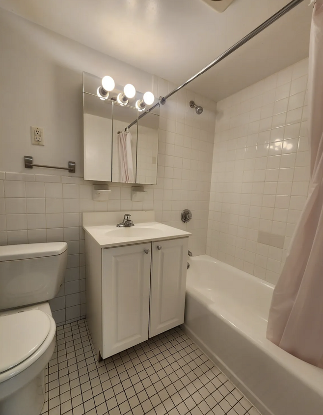 Bathroom - 1240 Beacon St