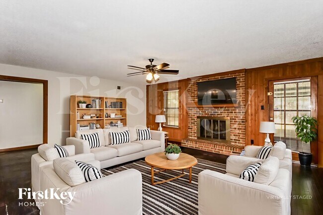 Foto del edificio - 7280 Barnstable Rd