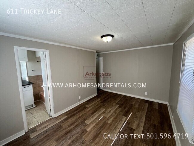 Foto del edificio - 611 Trickey Ln