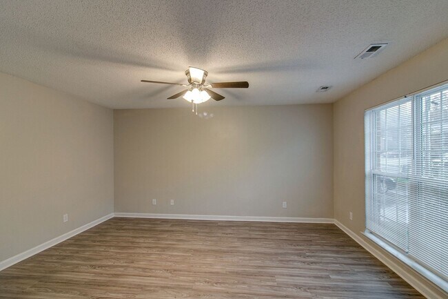 Building Photo - 1244 Parkway Pl