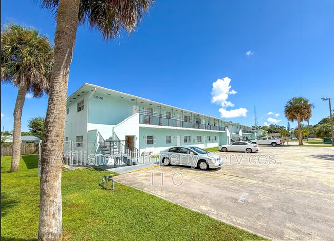 Foto del edificio - 3104-3210 Louisiana Avenue