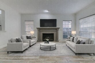 Building Photo - 1115 Enclave Square E