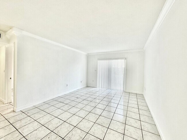 Foto del edificio - 4275 NW S Tamiami Canal Dr