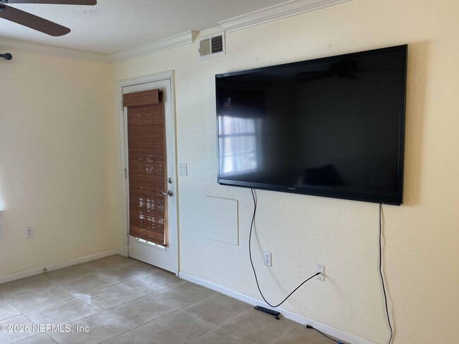 Building Photo - 805 Boardwalk Dr