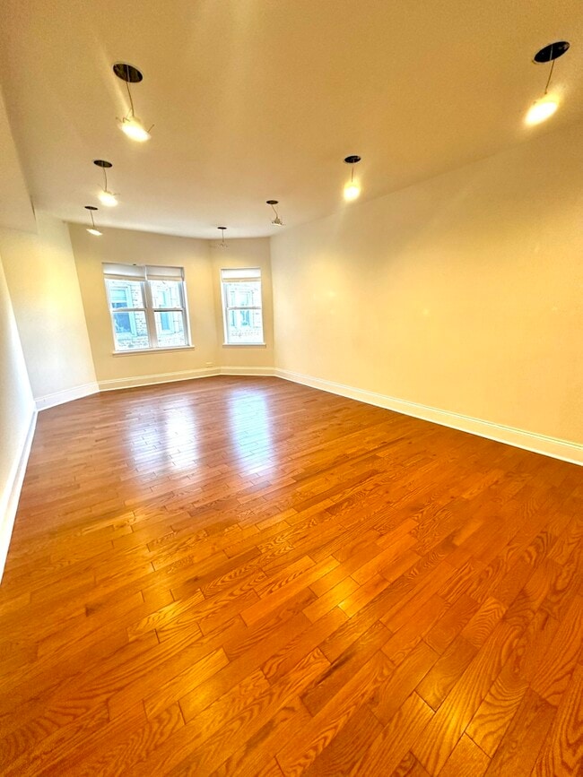 Foto del edificio - 1145 W Lunt Ave