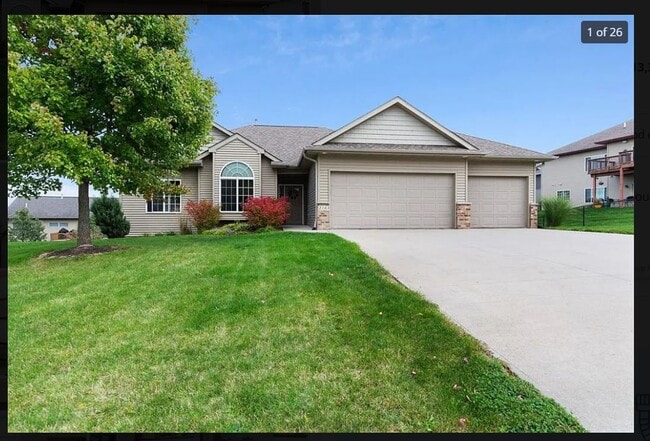 Building Photo - 2103 Glen Oaks