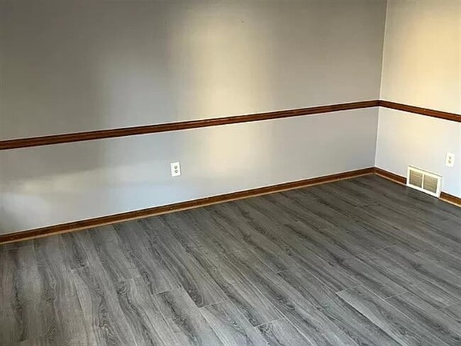 Building Photo - Comfortable home A23