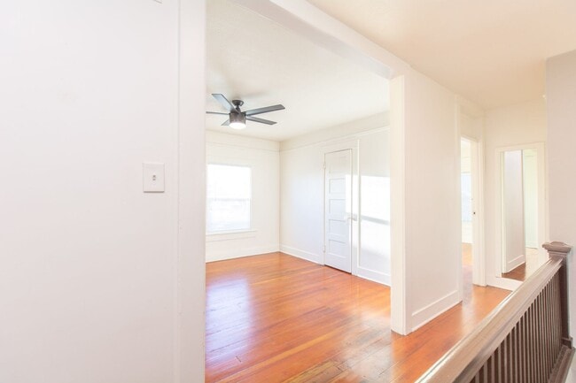 Building Photo - Charming 1-Bed/1-Bath Corner Unit One Block from the Heart of Barrio Logan!