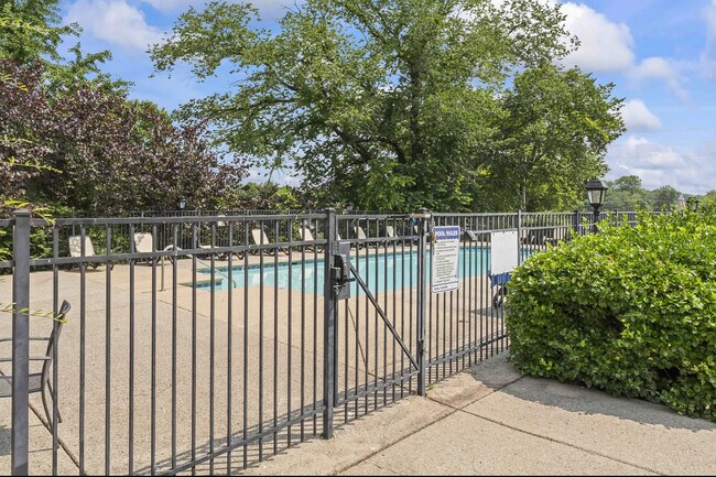 Foto del edificio - 4425 Westlawn Dr