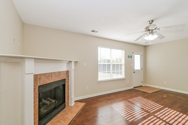 Building Photo - 9012 Savannah Ridge Dr
