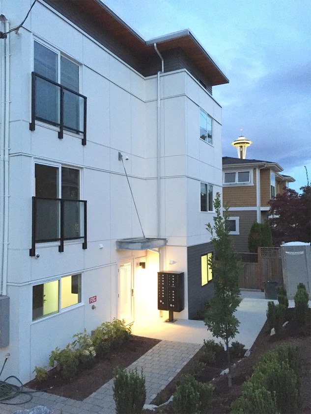 Primary Photo - 812 3rd Ave