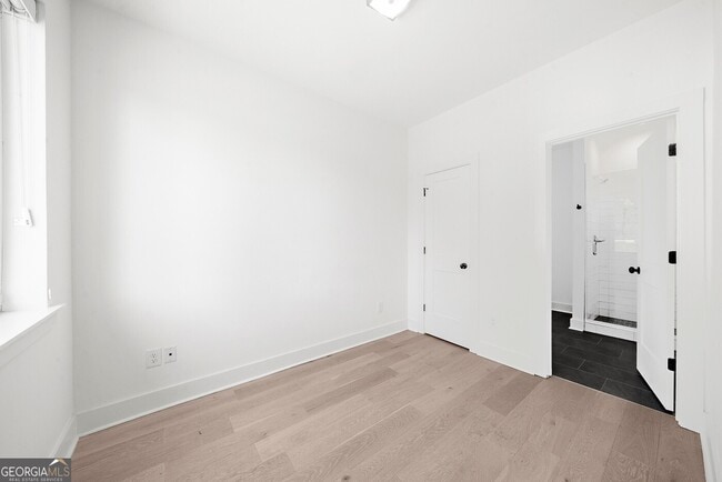 Foto del edificio - 215 Bass St SW