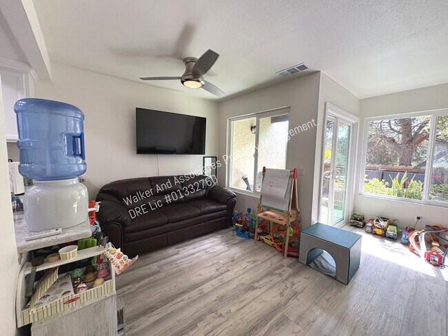 Building Photo - 325 E Rice Ranch Rd