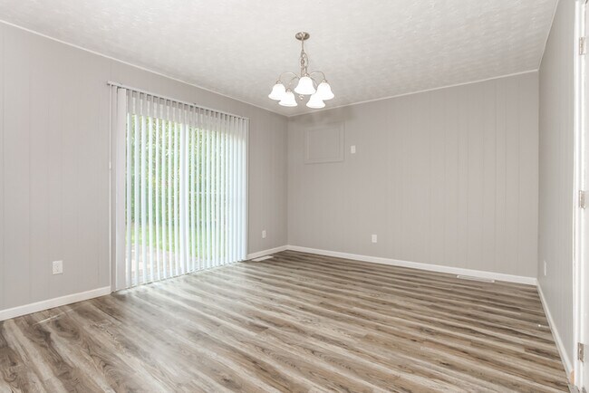 Foto del edificio - 803 Crowden Dr