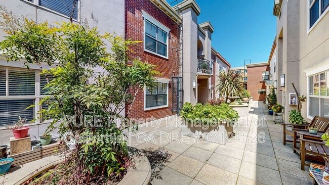 Building Photo - 110 5th St