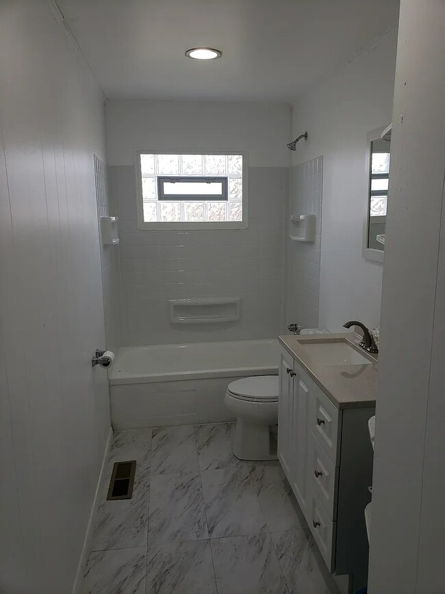 Building Photo - 5021 Marburn Ave