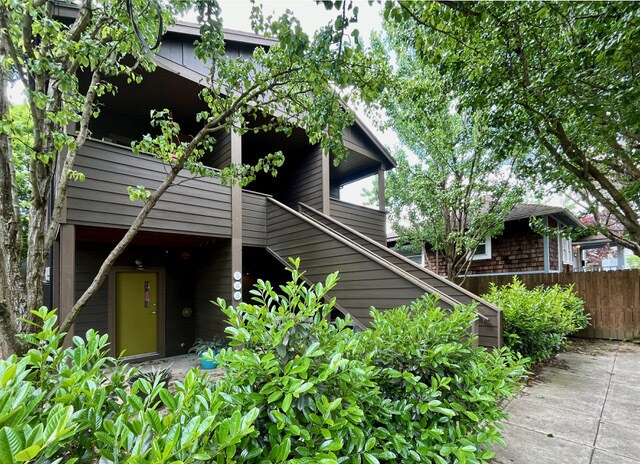 Foto del edificio - 348 N Ivy St