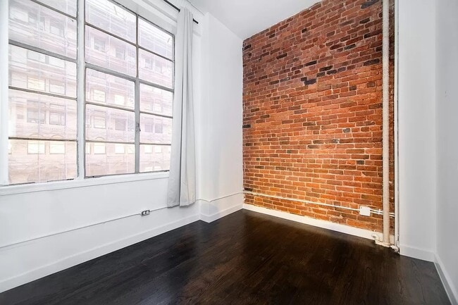 Building Photo - 30 East 14th Street