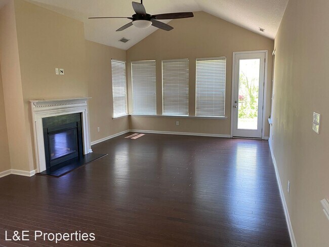Building Photo - 3 br, 2 bath House - 200 Planters Way