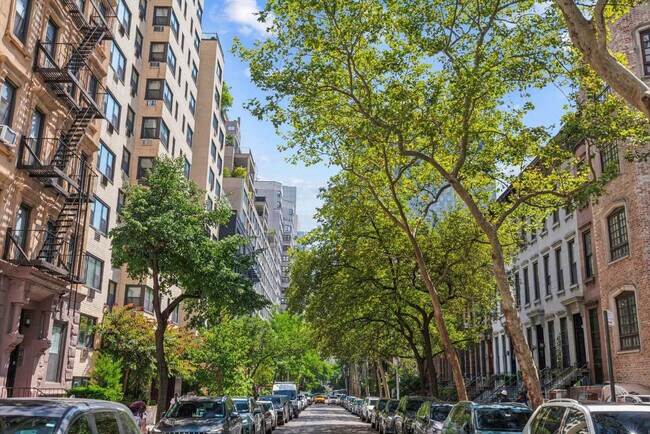 Foto del edificio - 1310 2nd Ave