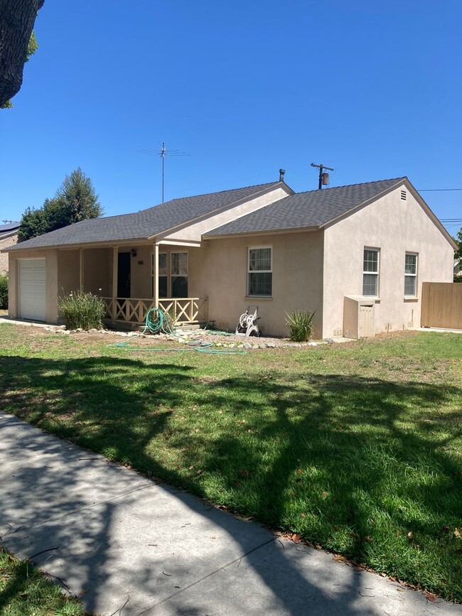 Building Photo - SINGLE FAMILY HOME