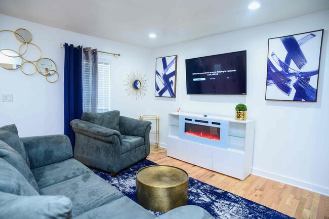 Building Photo - Room in House on Baker Rd NW