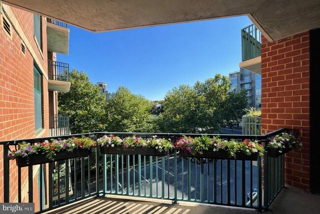 Foto del edificio - 502 W Broad St