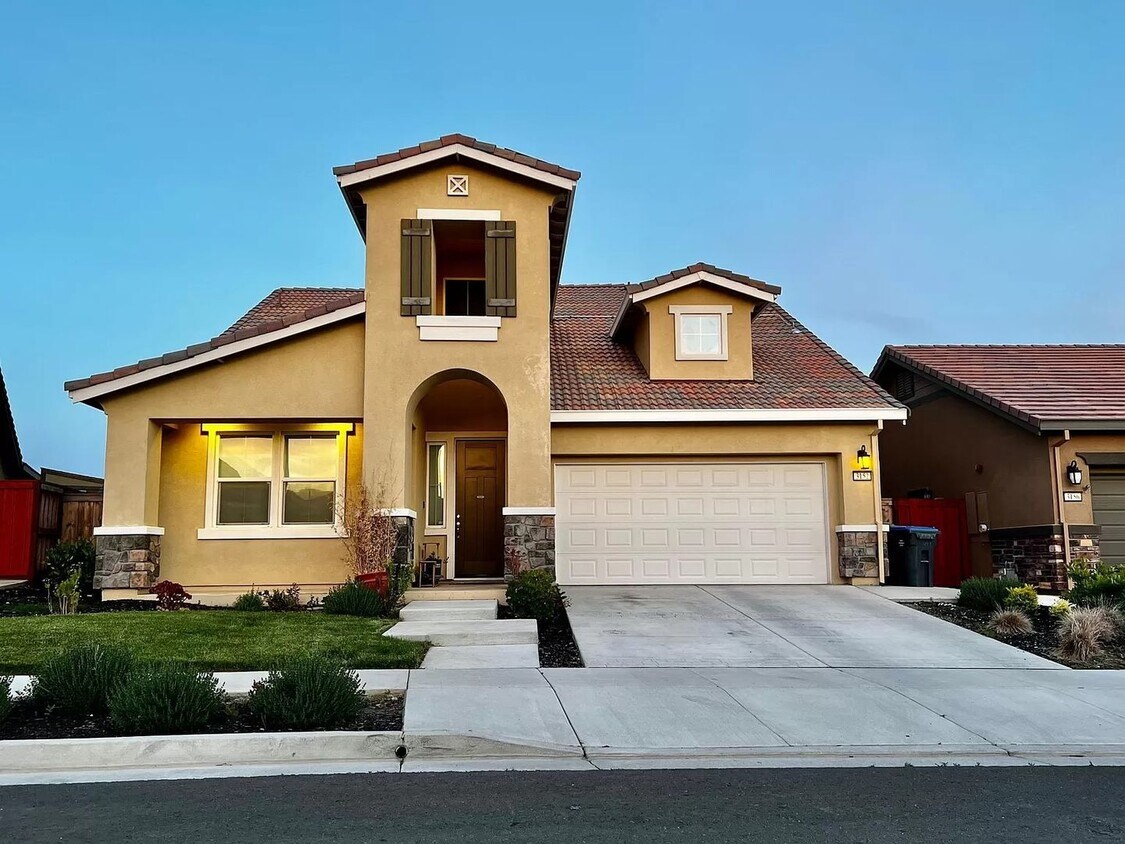 newer home with solar built in 20... House Rental in