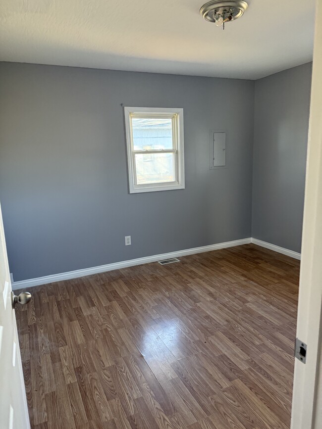 Building Photo - 153 Spring Valley Rd