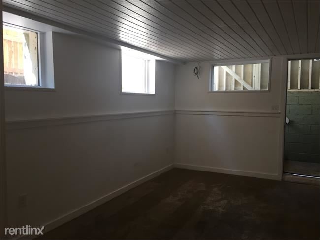 Building Photo - 1043 1/2 Lincoln Pl