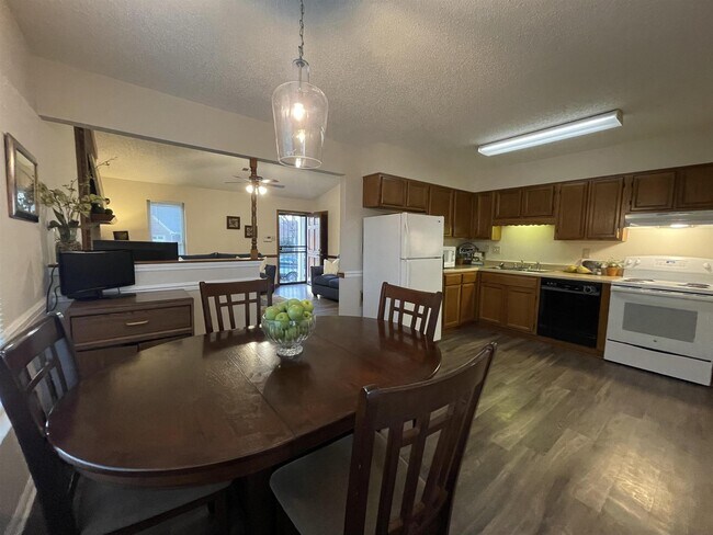 Building Photo - 5258 Rolling Ridge Cove
