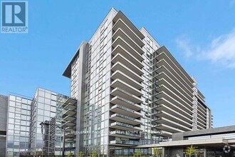 Building Photo - 10-610 Gatineau Dr
