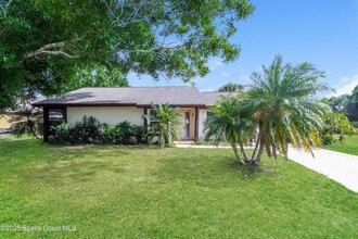 Building Photo - 157 Englar Dr