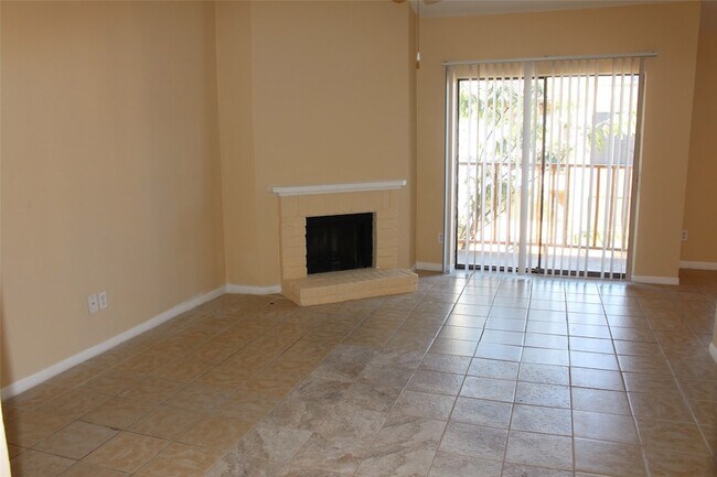 Foto del edificio - 16111 Aspenglen Dr