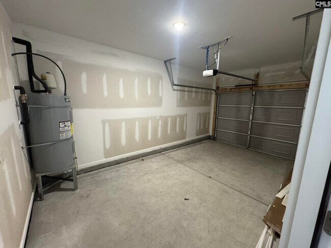 Foto del edificio - 2048 Armada Rd