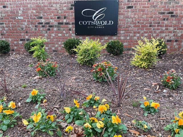 Building Photo - 1220 Cotswold Pl