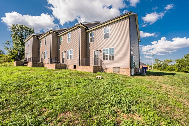 Foto del edificio - 195 Creekwood Ave