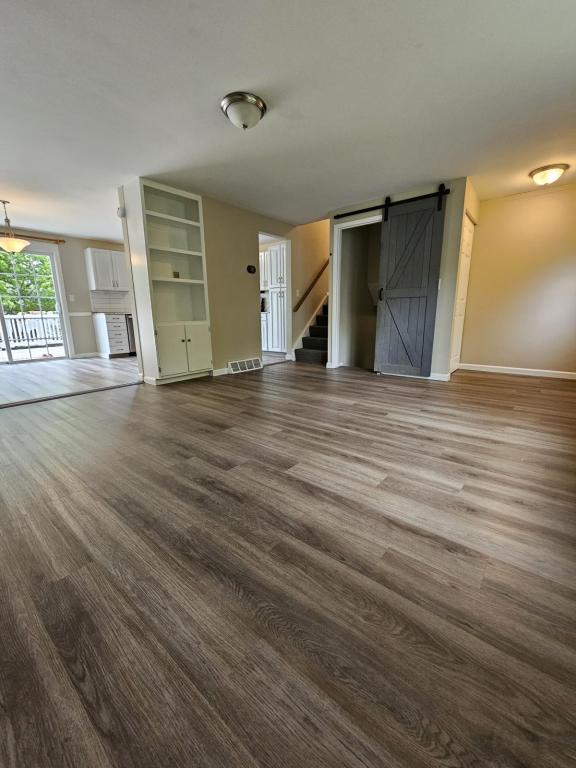 Building Photo - 8432 Falcon Dr