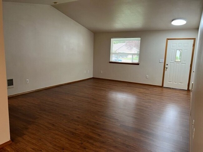 Foto del edificio - Burnett Bonney Lake Duplex