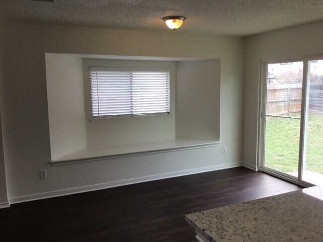 Foto del edificio - 5454 Colton Creek