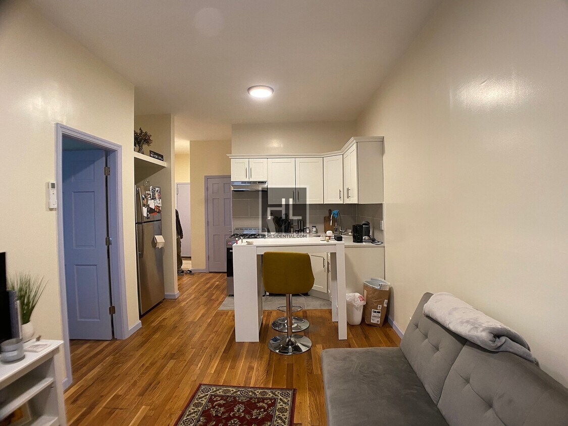 Primary Photo - MODERN 2 BED 1 BATH WITH DISHWASHER INCLUDED
