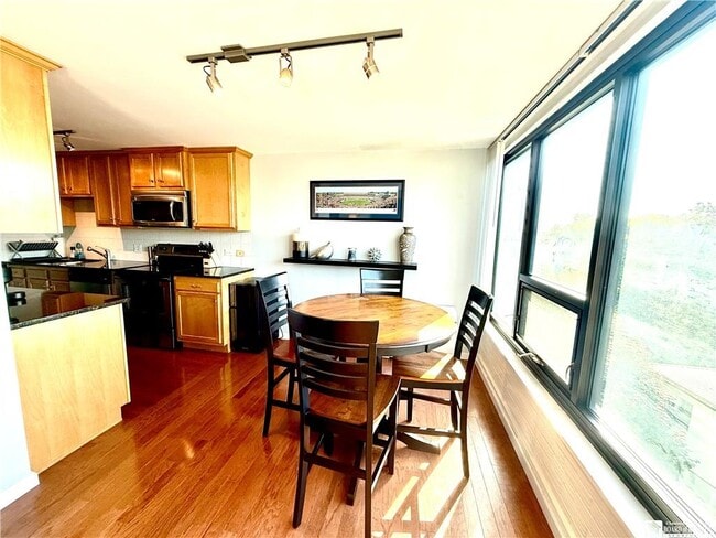 Building Photo - 849 Delaware Ave