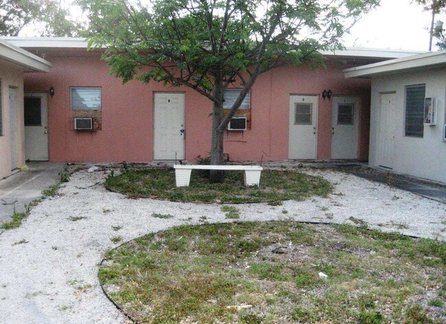 Building Photo - 436 NW 15th Way