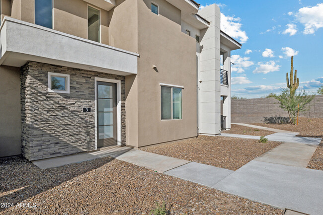 Building Photo - 2121 Sonoran Desert Dr